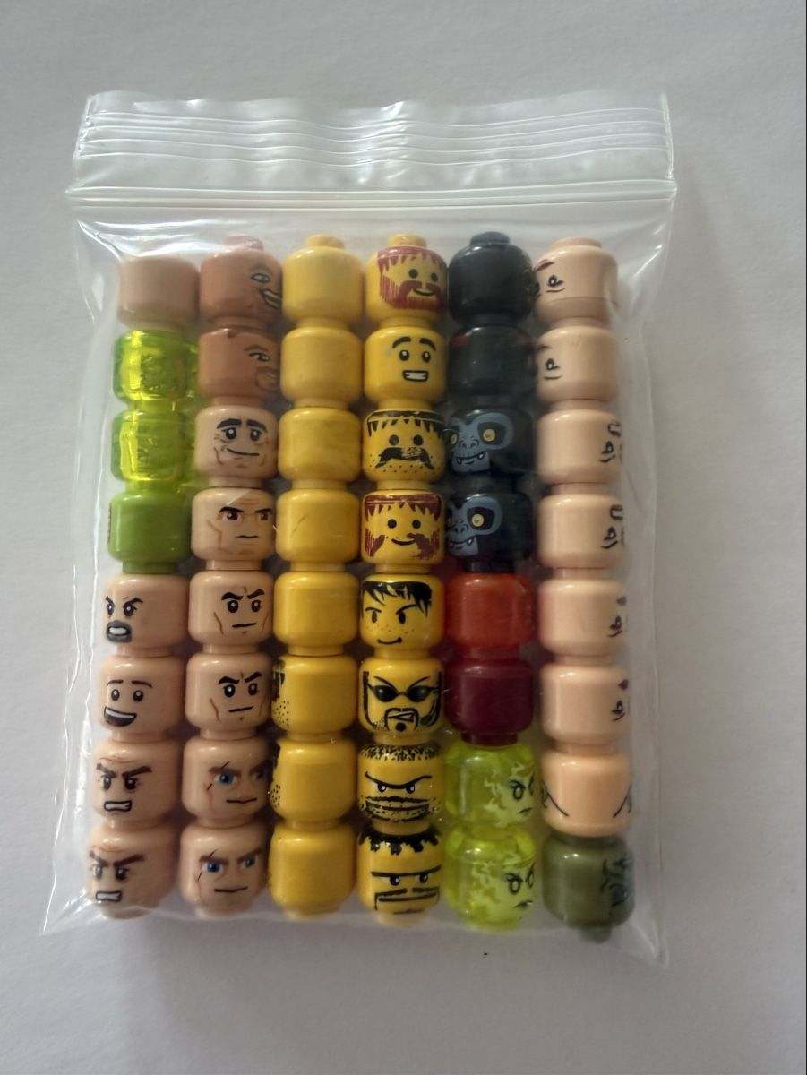 Lego Giocattoli: Lego Minifiguren Köpfe, Mix, 48 Stück – Usato da Rheinfelden venduto da zim_2hqc