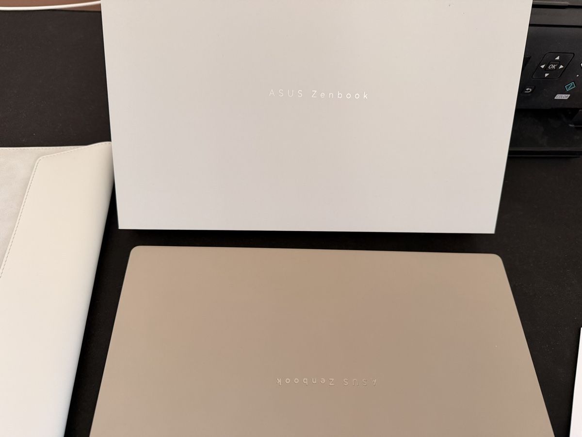 Asus Notebook: Asus Zenbook A14 – Nuovo (secondo la descrizione) da Corcelles NE venduto da azafra