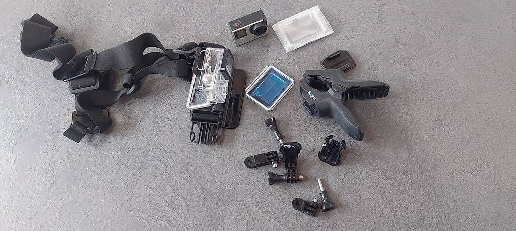 Action Cam: Diverse Go Pro Zubehör – Usato da Burgistein venduto da tom.075
