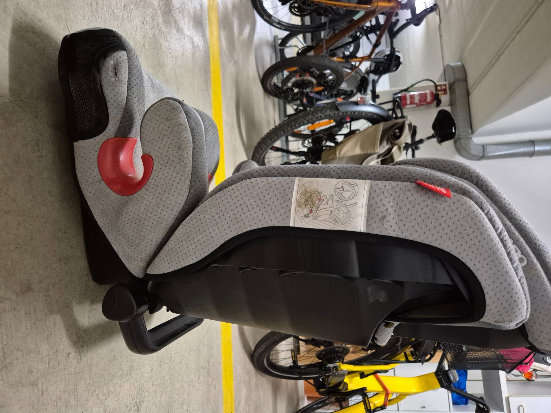 Recaro Auto-Kindersitze: Auto Kindersitz – Gebraucht aus Zürich von ste_8byt 2