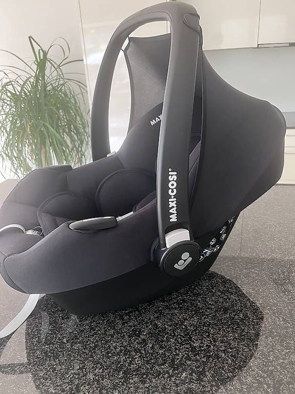 Seggiolini per auto: Maxi Cosi Citifix i-Size – Usato da Wil SG venduto da Nicki.ticki 3