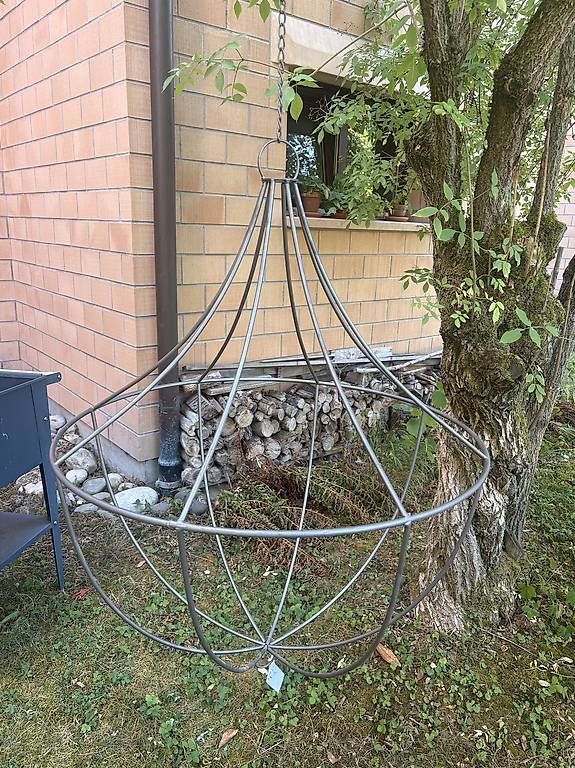 Alle Dekorationen: Grosse Deco-Halbkugel aus Metall – Gebraucht aus Muttenz von SaleSomeThings