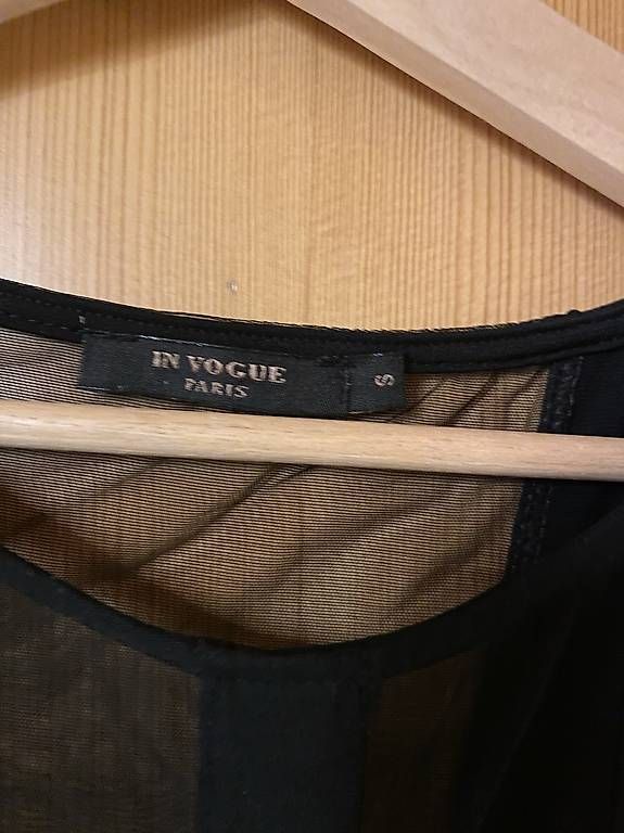 Top: Body in schwarz  – Usato da Därstetten venduto da yas_pb5r 1