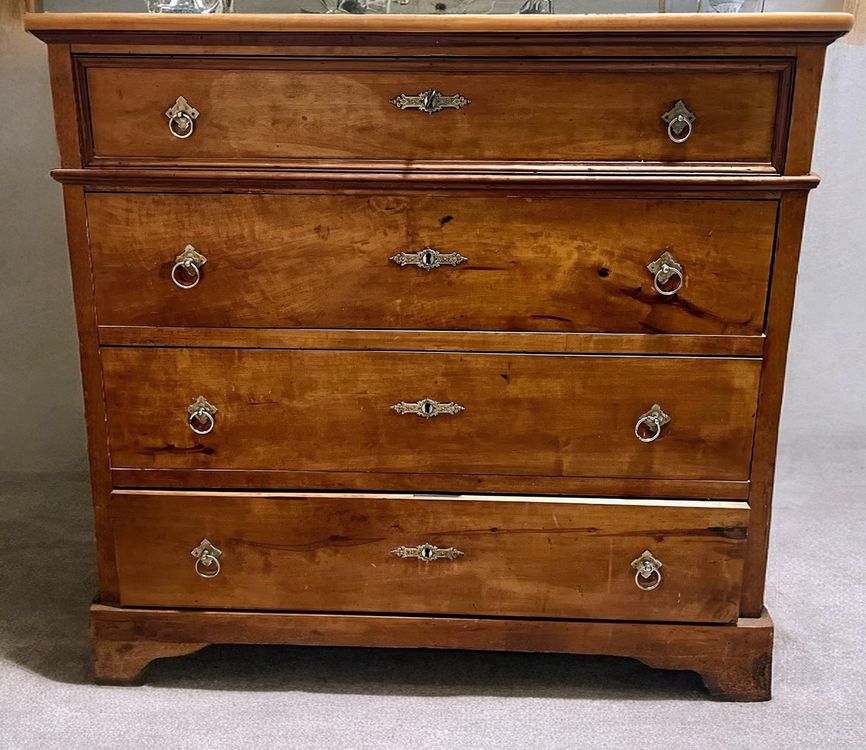 Antike Kommode mit 4 Schubladen (Gebraucht) in Hersberg für CHF 65 ...