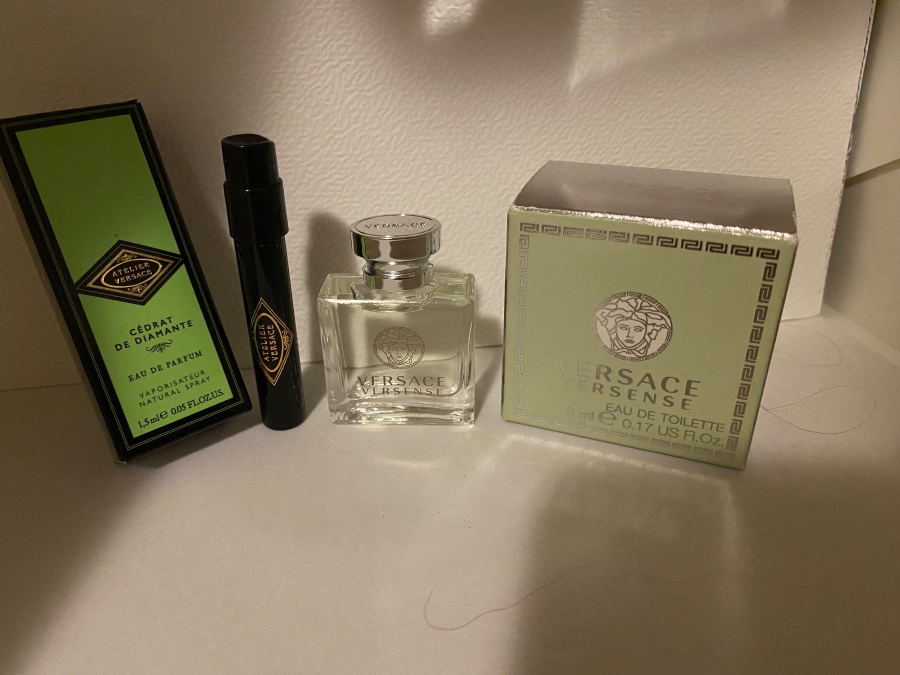 Versace Profumi & Eau de Toilette: Miniatures Versace – Nuovo e nell'imballaggio originale da Bouveret venduto da wes_7zll