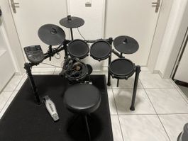Schlagzeug Elektrisch von ALESIS