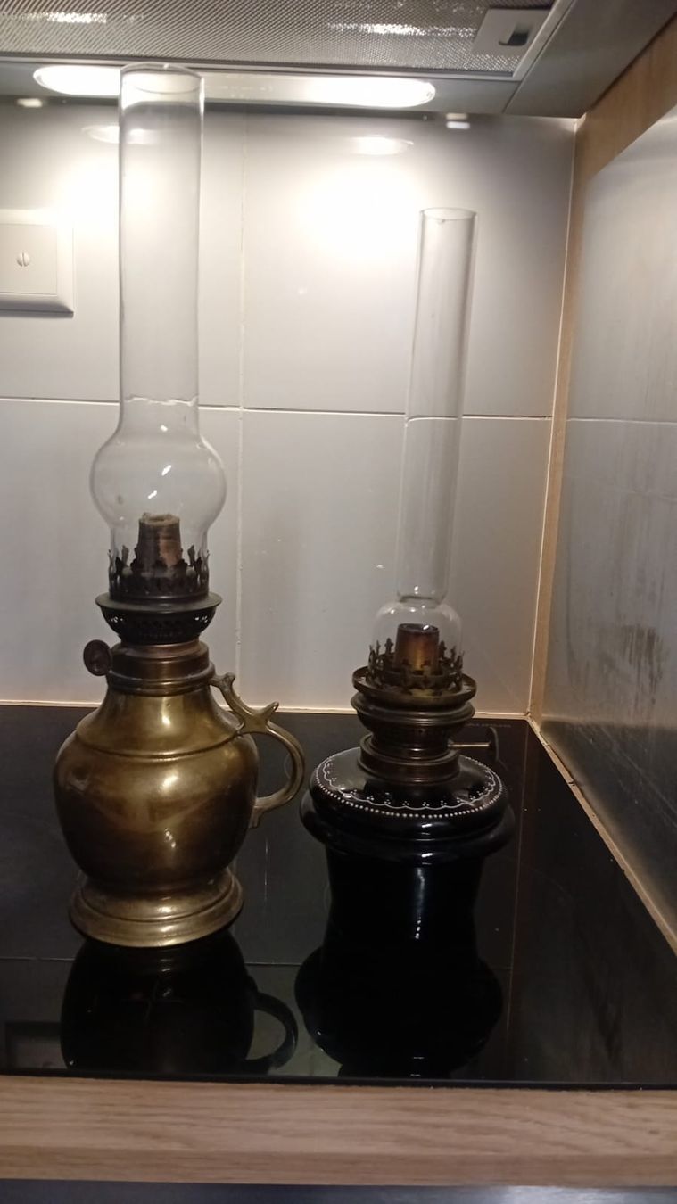 Lampade: lampe a pétrole – Usato da Chalais venduto da ter_dq9d