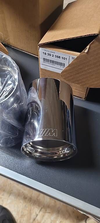 BMW Sistemi di scarico: Original BMW M Endrohrblenden – Nuovo e nell'imballaggio originale da Diepoldsau venduto da Sportcarfreak