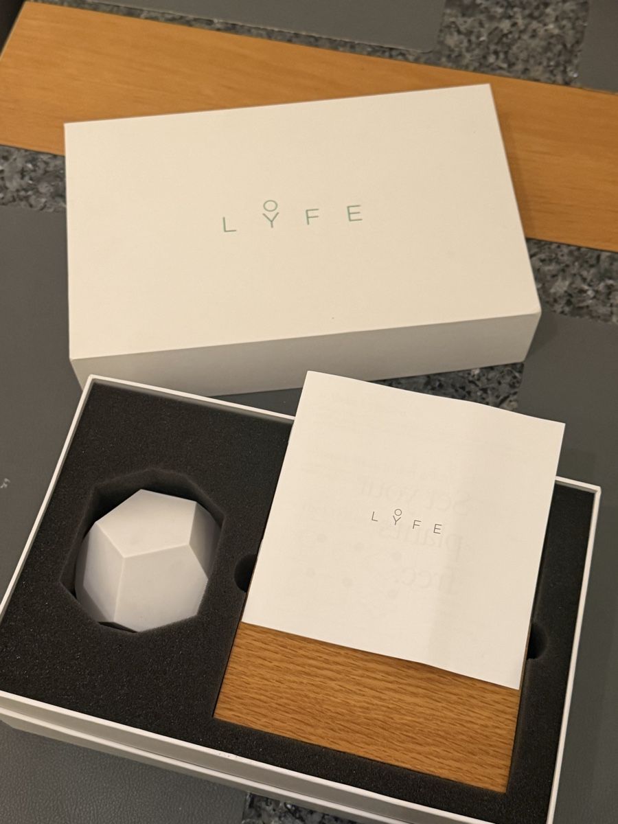 Vasi per fiori: 320 CHF FLYTE Lyfe Pflanzentopf Schwebender Blumentopf Eiche – Usato da Deitingen venduto da Himhip 6