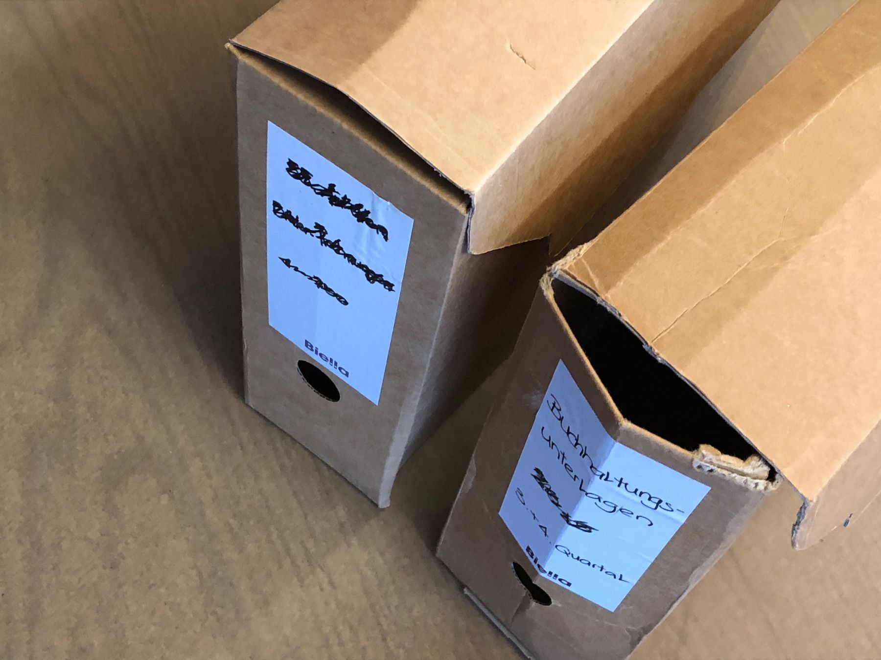 Casse di trasporto: Archivschachteln, gebraucht. – Usato da Rothenburg venduto da Roelliluzern 8