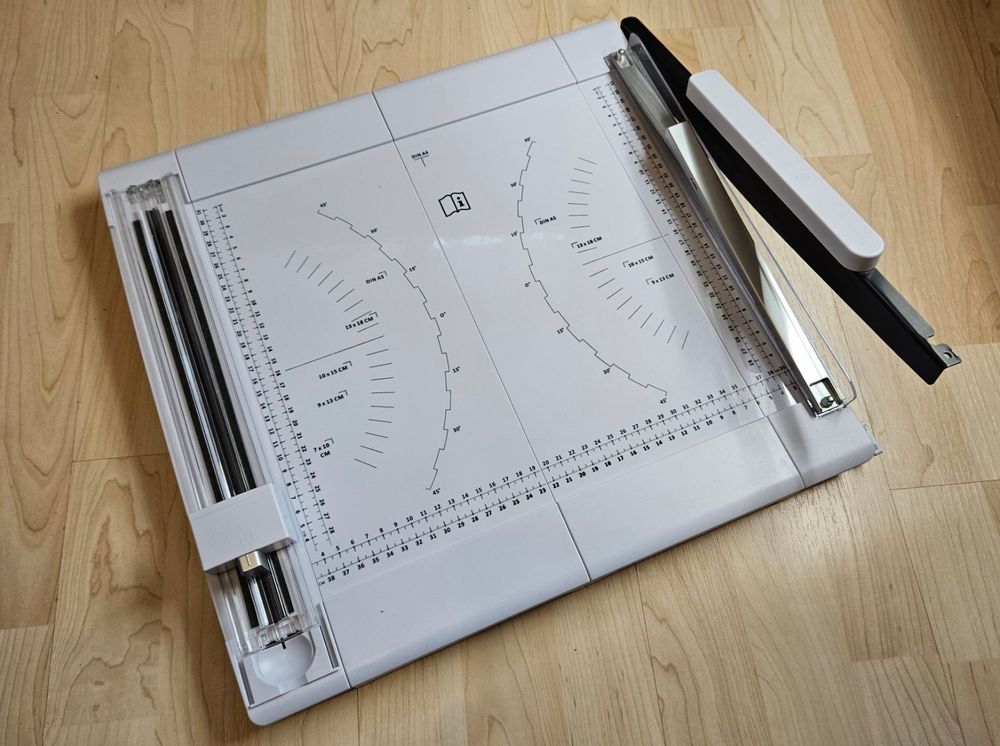 Gomake Geschenkpapierschneider Set – 2 Cutter Mit 10 Ersatzklingen Für Papier, Vinyl & Folien
