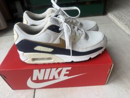 Nike Air Max 90 NN taille 40.5 blanc/or/bleu état neuf