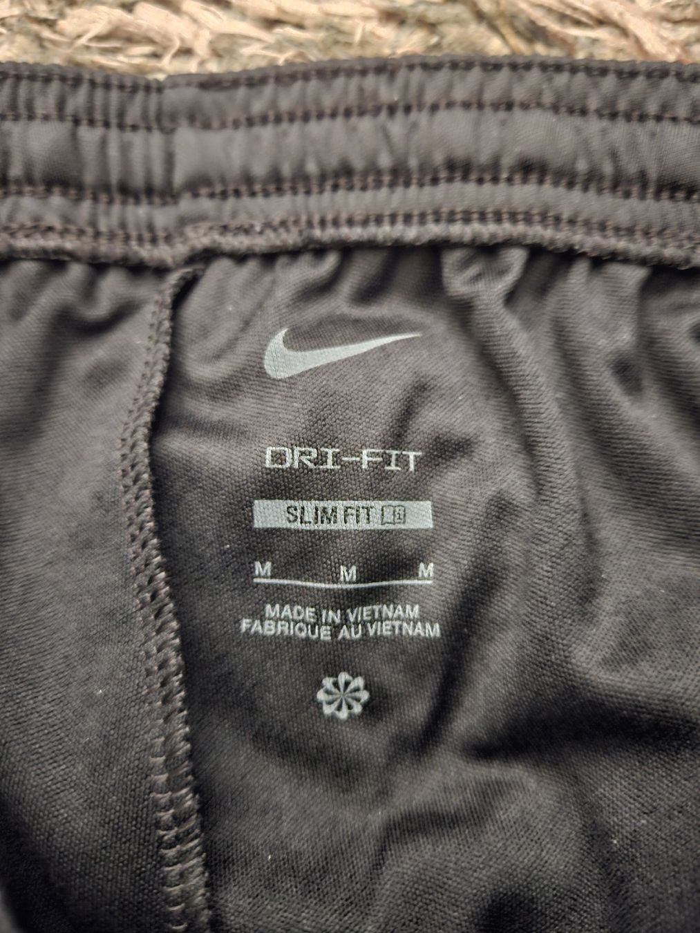 Nike Pantaloni: Nike Dri Fit Hose Gr.M – Nuovo (secondo la descrizione) da Emmenbrücke venduto da TopGato 2
