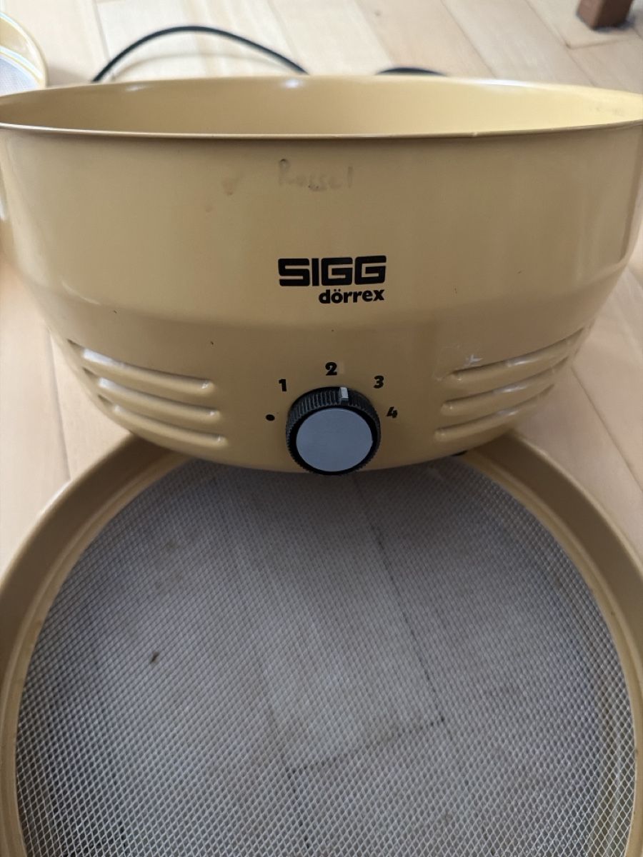 Sigg Elettrodomestici da cucina: Einstellbarer SIGG Dörrex mit 3 Sieben – Usato da Thun venduto da BanjoDan 4