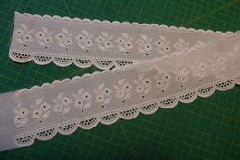 Alte St. Galler Blumen Spitze weiss - B 7 cm x 60 cm