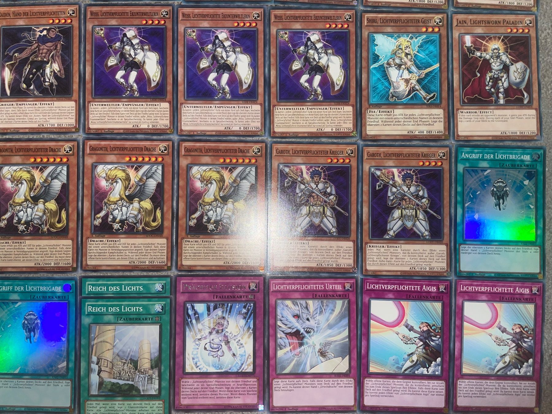Yugioh Carte collezionabili: YuGiOh Lichtverpflichteter Deck! 66 Karten – Nuovo (secondo la descrizione) da Altstätten SG venduto da ChangeMaker 5
