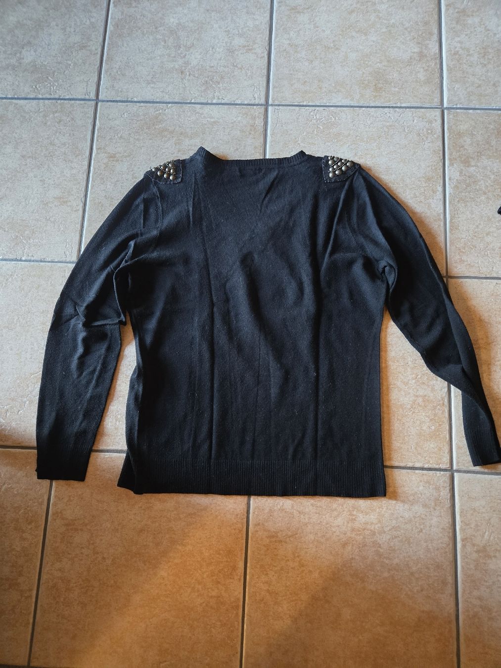 Pullover & Sweatshirts: Pull col en V – Gebraucht aus Sion von Oonathoo 1