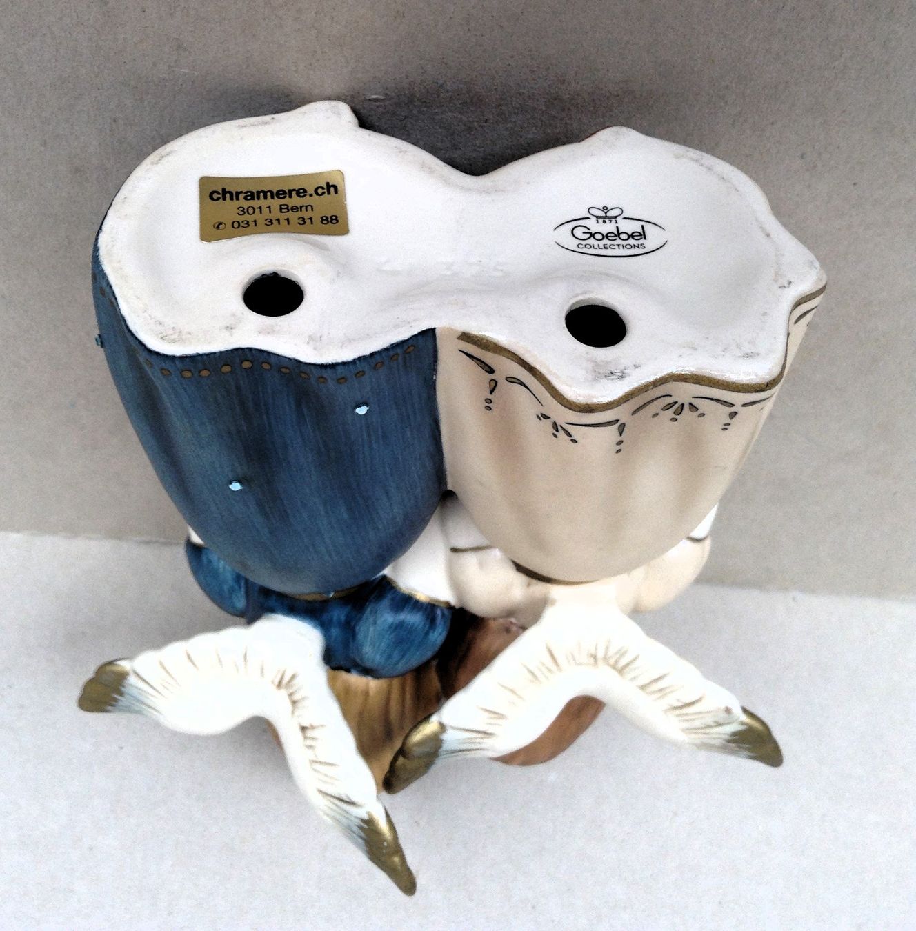 Statuette: Goebelfigur mit 2 Engeln, die Geschenke bringen – Usato da Alpnach Dorf venduto da MZ001 2