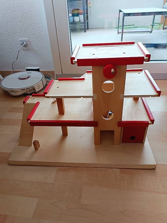 Giocattoli: Holz Spielzeug Autogarage  – Usato da Wattwil venduto da Mambo851 1