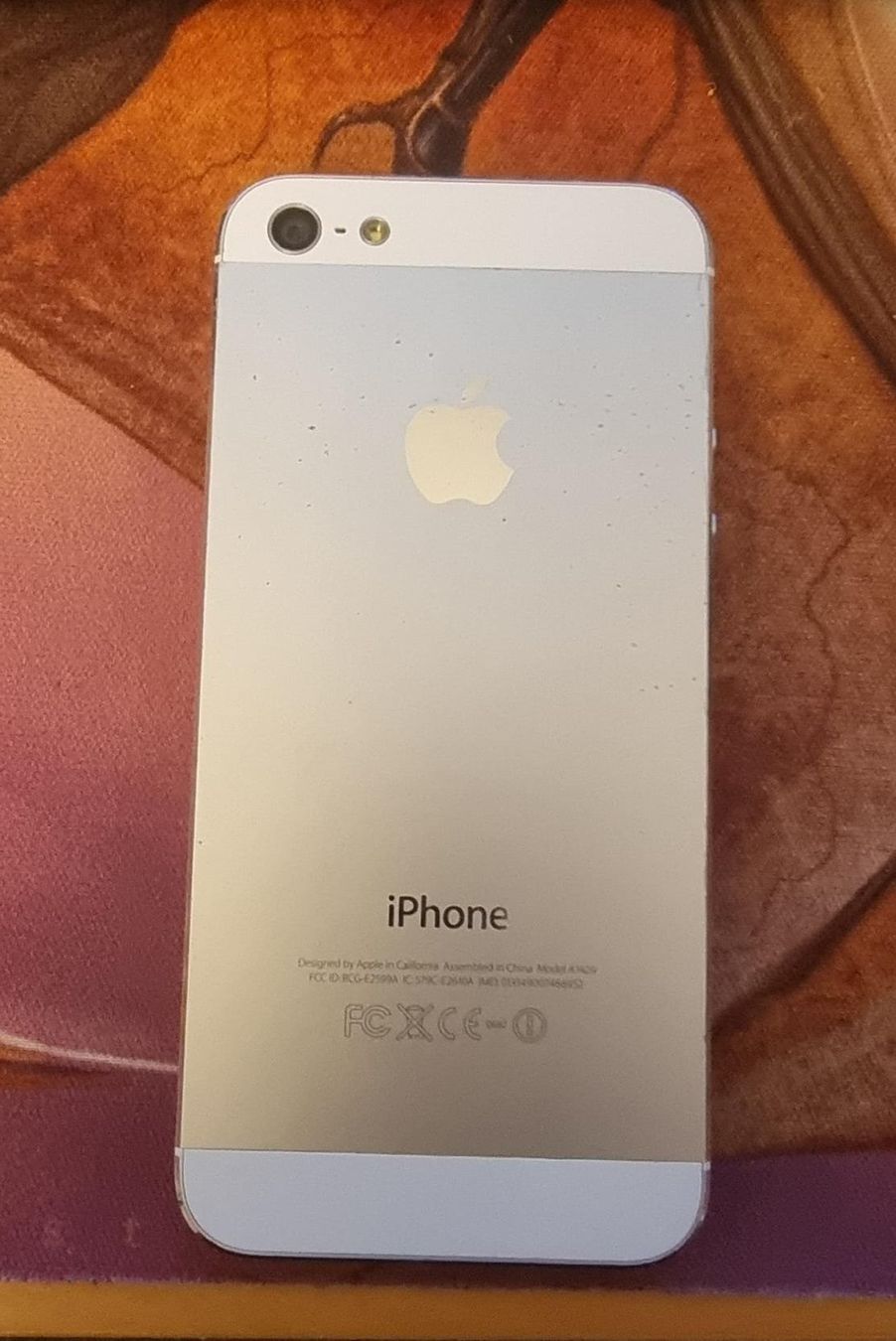 Apple Telefoni cellulari / Smartphones: iPhone 5 - 16GB - weiss/silber - Model A1429 – Usato da Regensberg venduto da youngt92 1