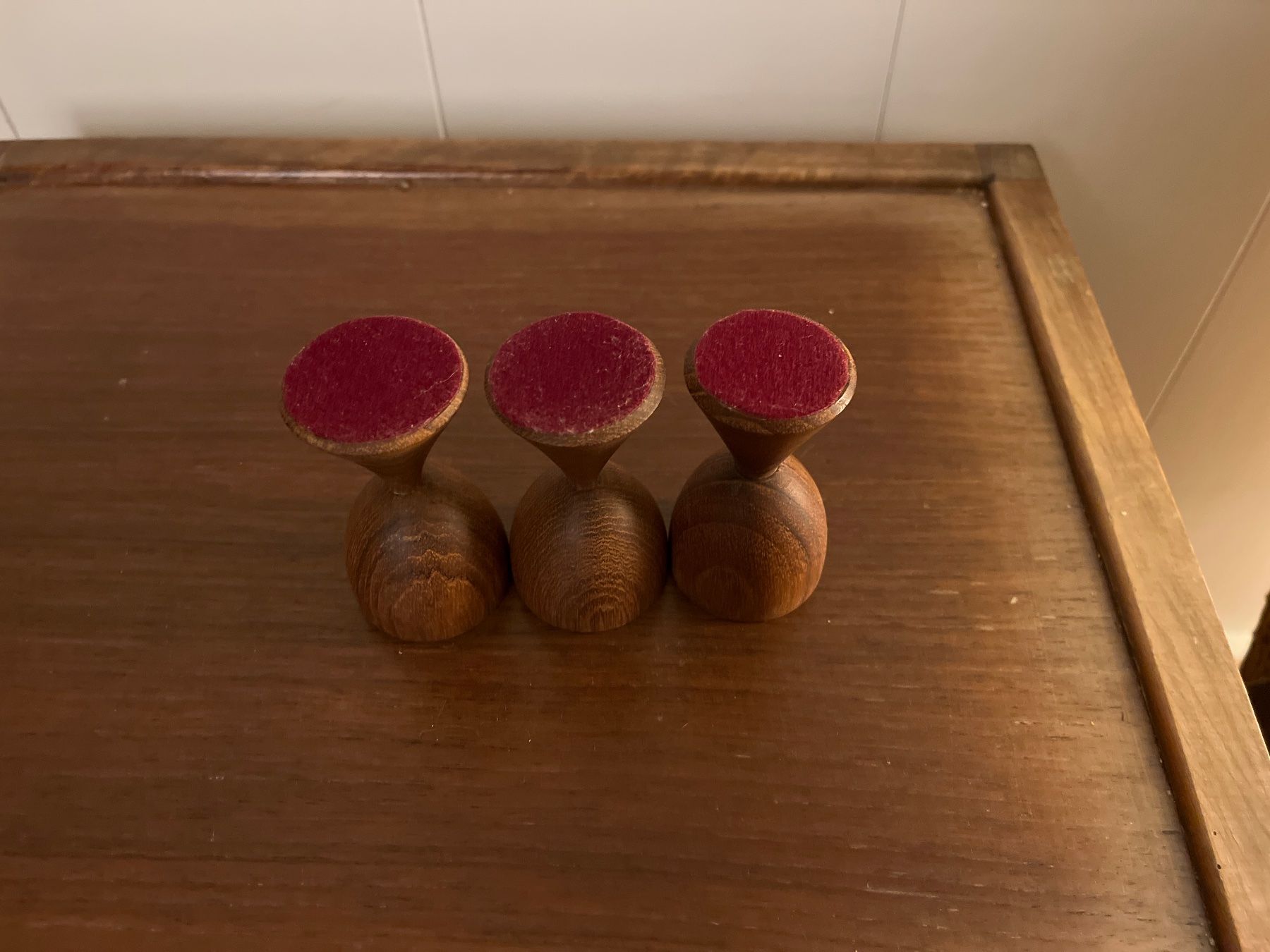 Sonstiges Geschirr: Design Eierbecher Teakholz – Gebraucht aus Niederurnen von gebrauchtbrauchbar 2
