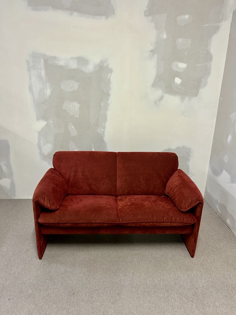 Leolux Divani: Leolux Bora Bora Sofa 2 Sitzer Alcantara rot – Usato da Rickenbach ZH venduto da Der-Insider 1