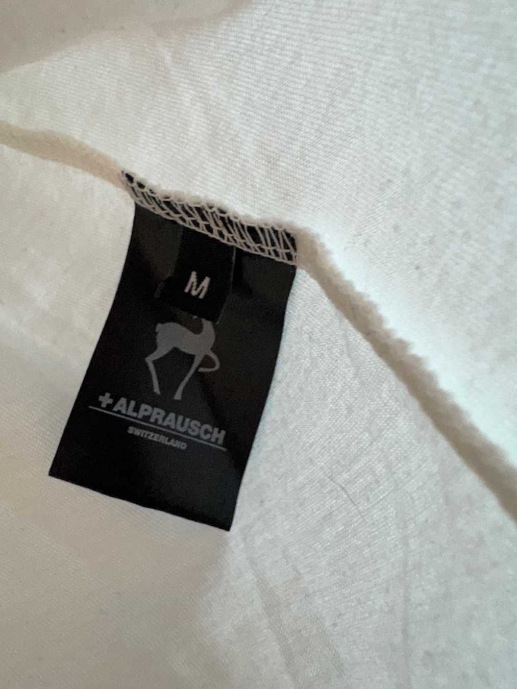 Alprausch Top: Schönes Top von Alprausch Gr. M – Usato da Grosswangen venduto da second_hand_dress 2