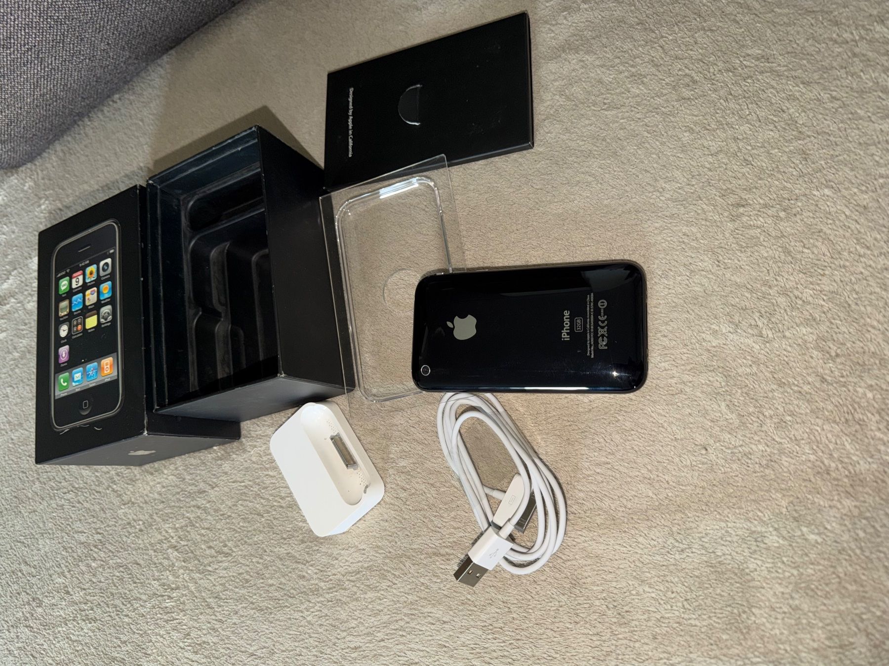 Apple Handys / Smartphones: Klassisches iPhone 3GS, 32GB - A1303 Sammlerstück – Defekt aus Aarau von KorgPA 1