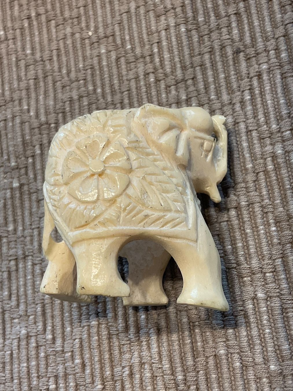 Altro in Decorazioni & Accessori: Elefant Serviettenring aus Horn – Usato da Rümlang venduto da euqinom16 2