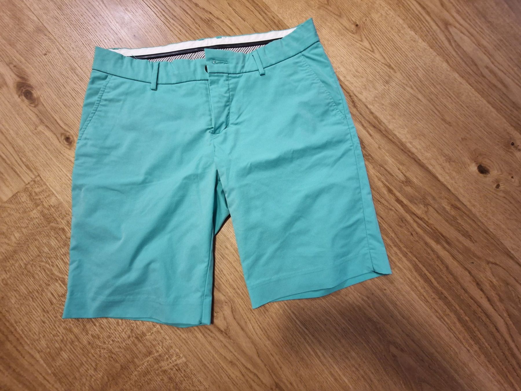 Kjus Pantaloni: KJUS Golf/ Sommershorts W33 – Usato da Davos-Dorf venduto da Bpelikan