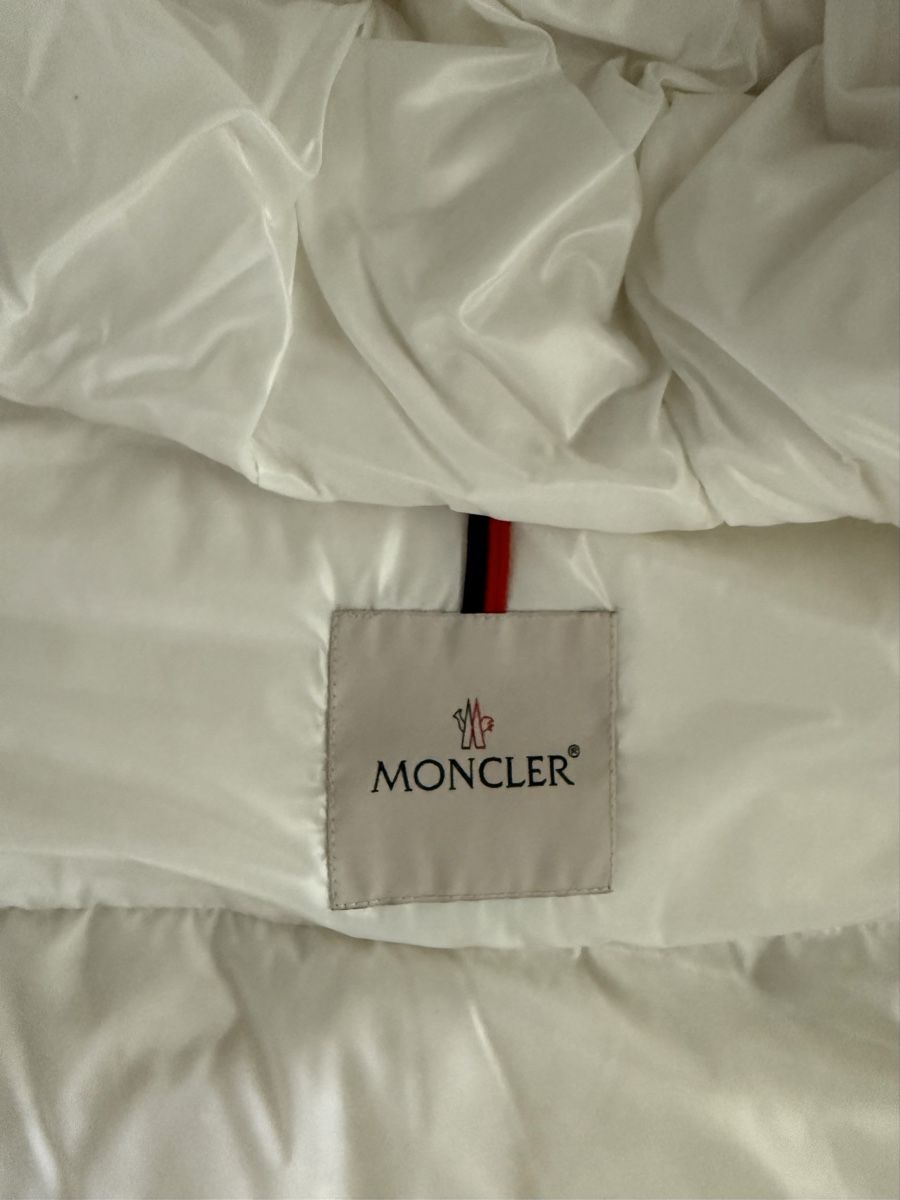 Moncler Giacche: Moncler Jacke – Nuovo (secondo la descrizione) da Davesco-Soragno venduto da tin_6xjv 4
