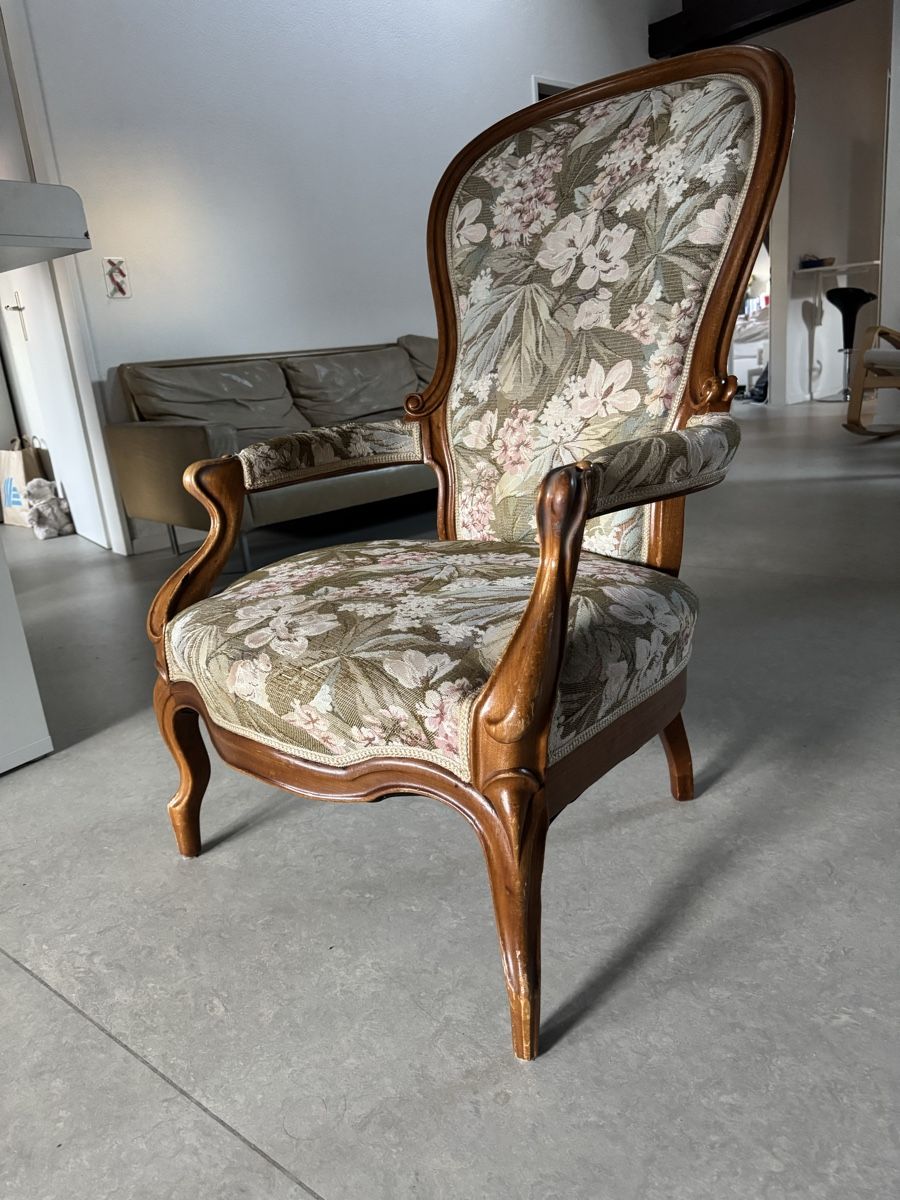 Poltrone: Voltaire-Sessel mit Blumenmuster – Usato da Zürich venduto da Ninaburg 1
