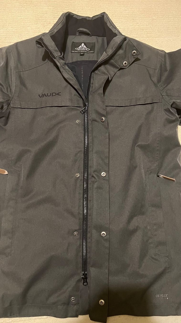 Vaude Giacche: Wunderschöne Jacke von Vaude Gr. M – Usato da Endingen venduto da chocosweet 2