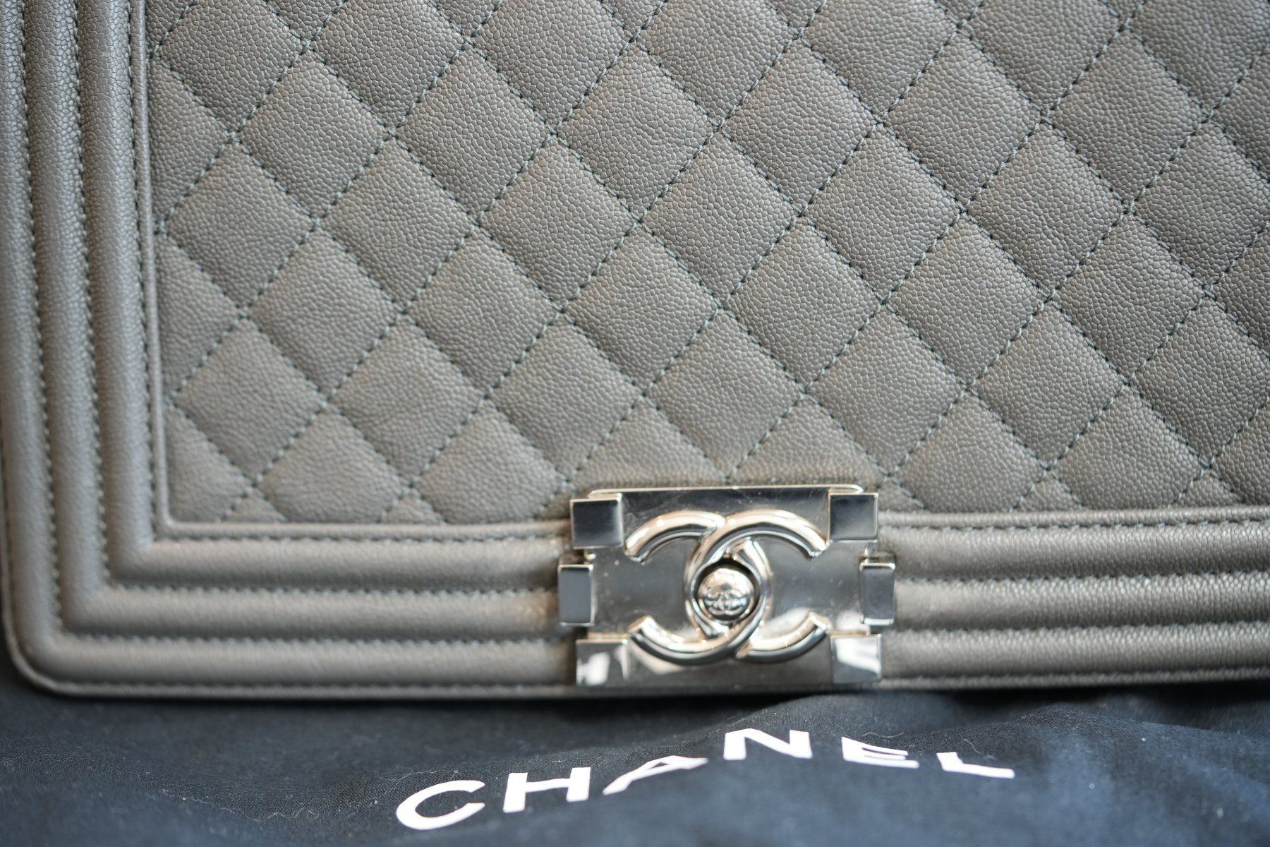 Chanel Sacs femmes: Chanel Boy – D'occasion à Faoug par Bruce_Wayne23 1