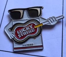 Pin LUCKY  STRIKE  Filter  Brille
