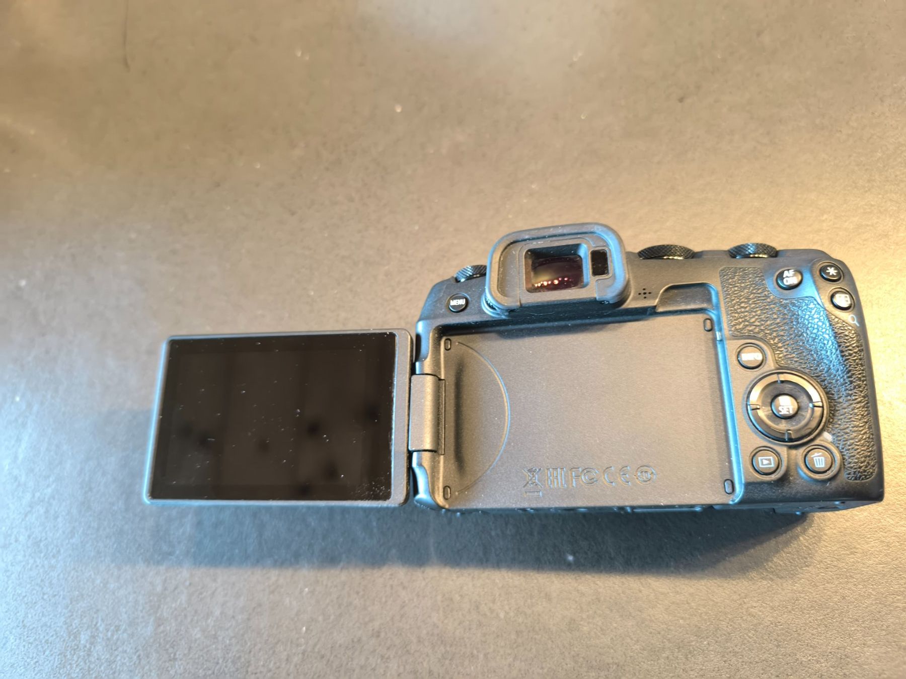 Canon Fotocamera: Canon EOS RP Vollformat – Usato da Bolligen venduto da Minimaxx 3