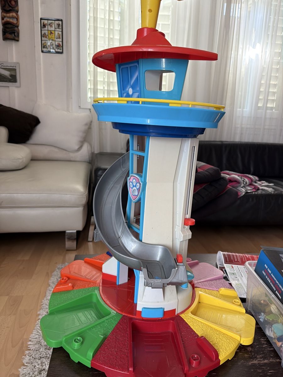 Giocattoli: Paw Patrol Turm – Usato da Künten venduto da Aswang
