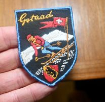 VINTAGE Badge GSTAAD nos ST. GALLER STICKEREI skifahrer