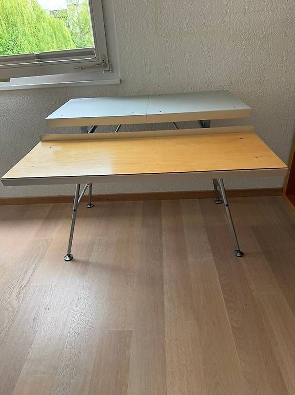 Schreibtische: ALINEA Uni Computertisch – Gebraucht aus Binningen von sowaso 1