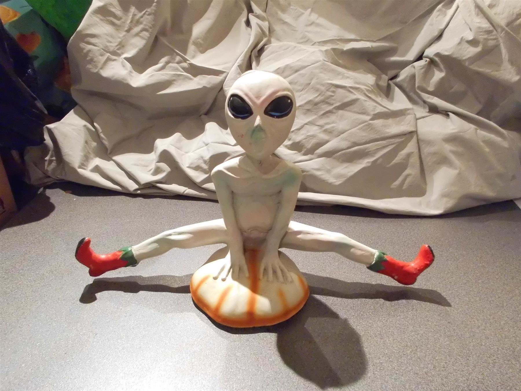 Statuette: Alien im Spagat – Usato da Zürich venduto da abraxas1291
