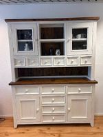 Sehr schöner und gut erhaltener Buffetschrank aus Holz