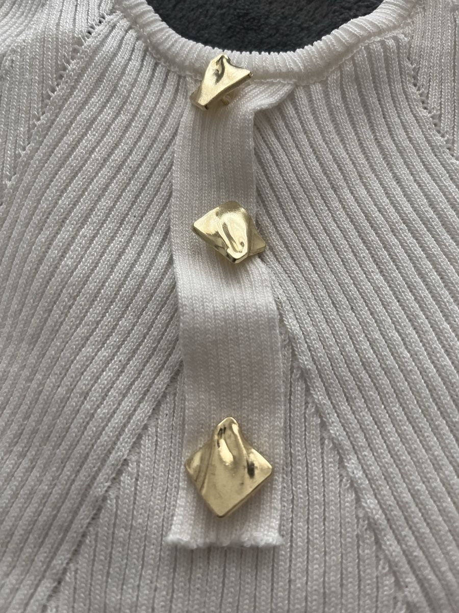 Top: Top court blanc boutons dorés – Nuovo (secondo la descrizione) da Meyrin venduto da Sandra6 1