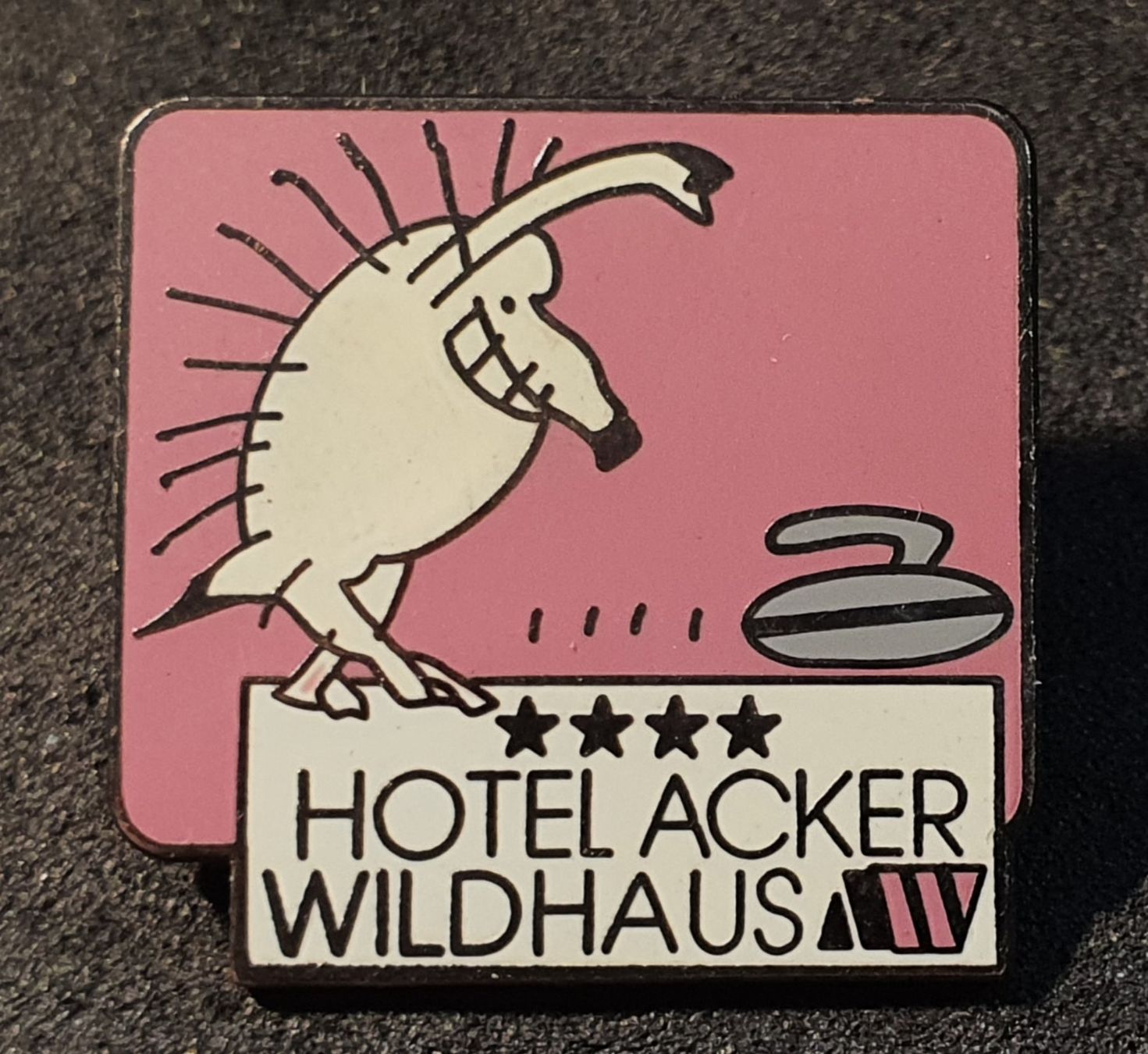 Placchette & Badge: GG000 - Pin Wildhaus - Curling Hotel Acker / Igel – Usato da Reinach BL venduto da Boston-Verkauf
