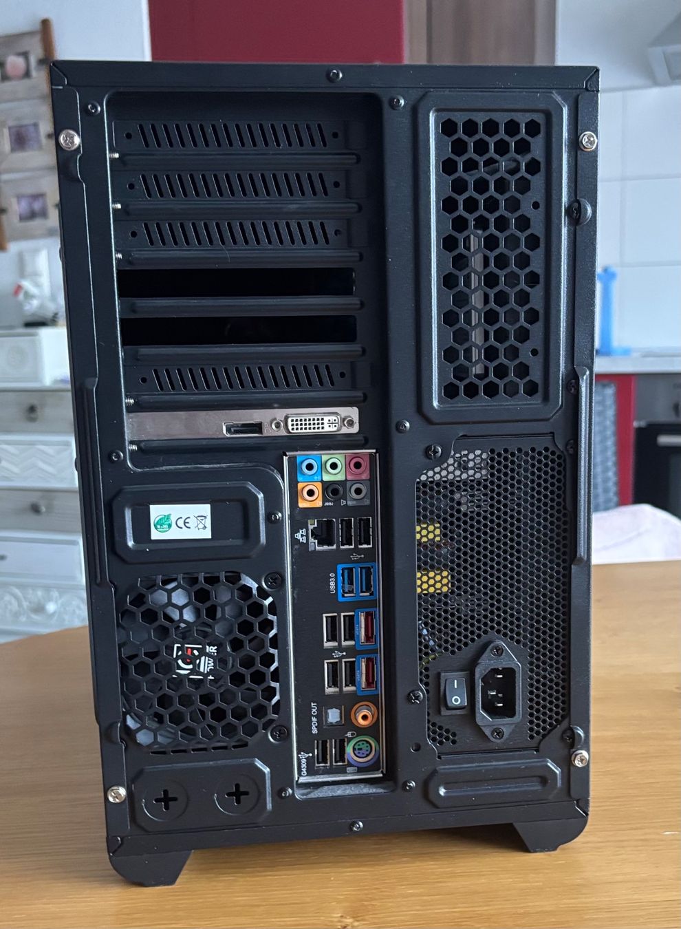 Intel PC: Pc 12 cores/16 GB/4TB – Usato da Marin-Epagnier venduto da 221966 2