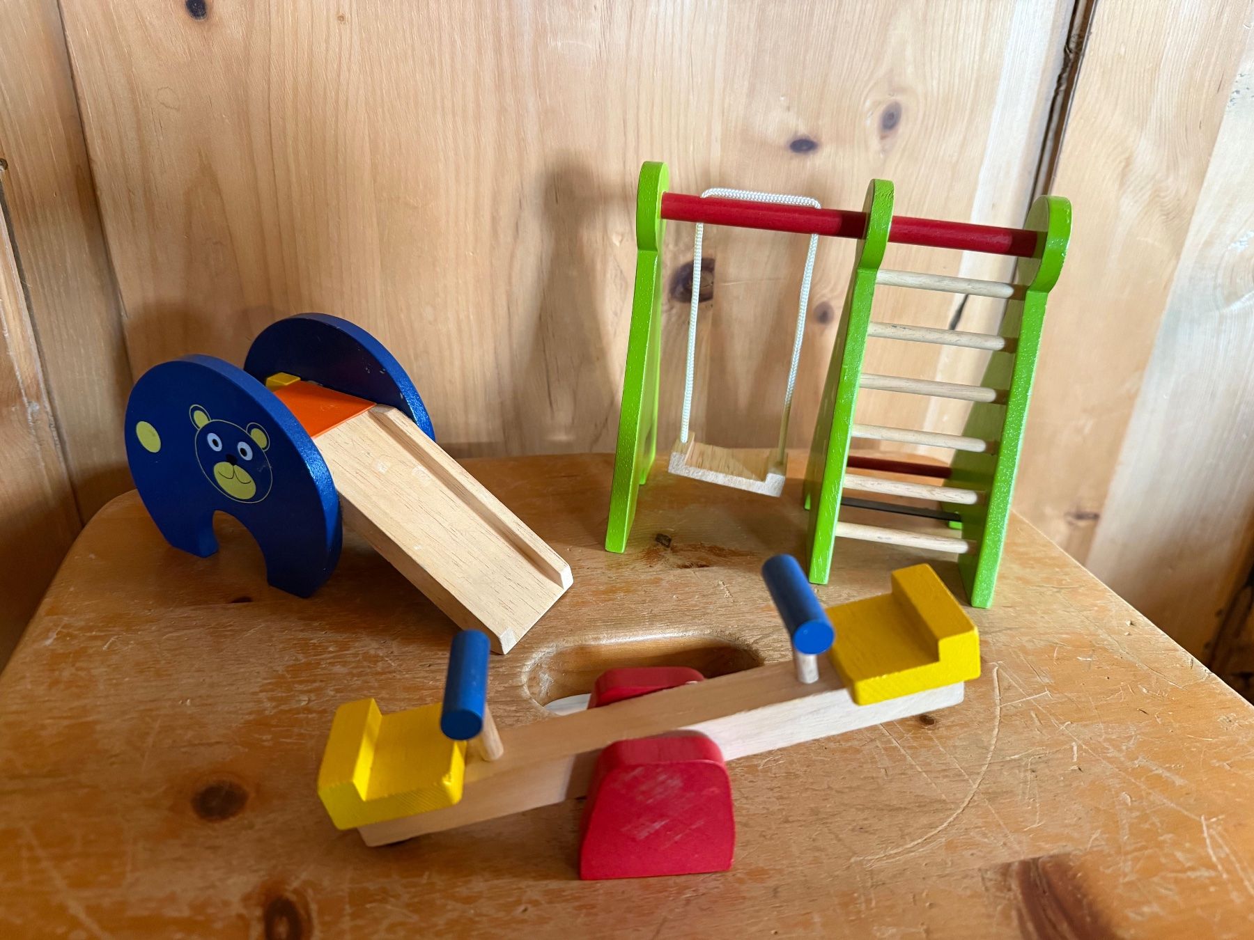 Case e mobili per bambole: Puppenhaus Möbel - Spielplatz 2 – Usato da Forch venduto da amabokke101 1