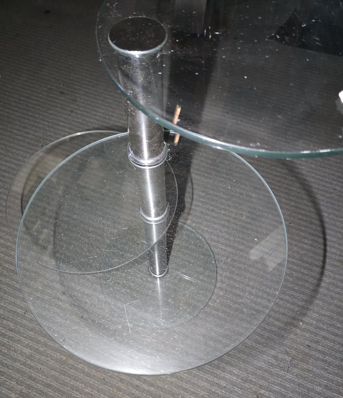 Tische: Beistelltisch mit 3 Glasplatten rund – Gebraucht aus Rorschacherberg von snOOpydOg11 5