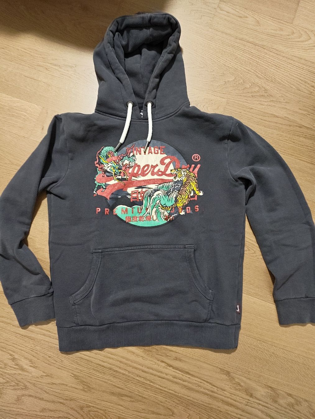 Superdry Maglioni & Felpe: Kapuzenpullover Superdry Vintage Dragon Tiger Grösse M  – Usato da Seon venduto da chf_g29b
