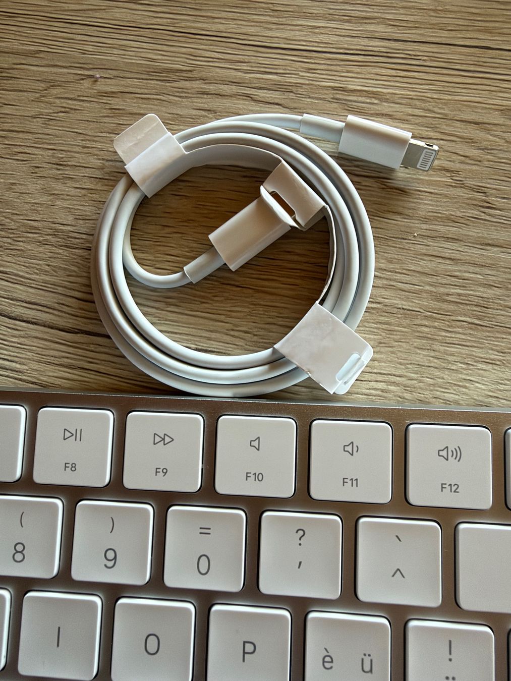 Apple Tastiere: Apple Clavier Magic avec Touch ID et pavé numérique 2024 – Usato da Marly venduto da may_j75b 4
