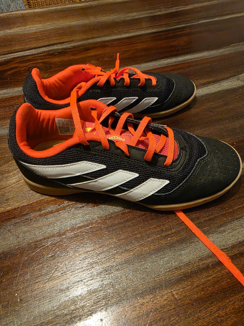 Scarpe per ragazzi: Adidas Predator Hallenschuh – Usato da Langnau im Emmental venduto da Ramona910 1
