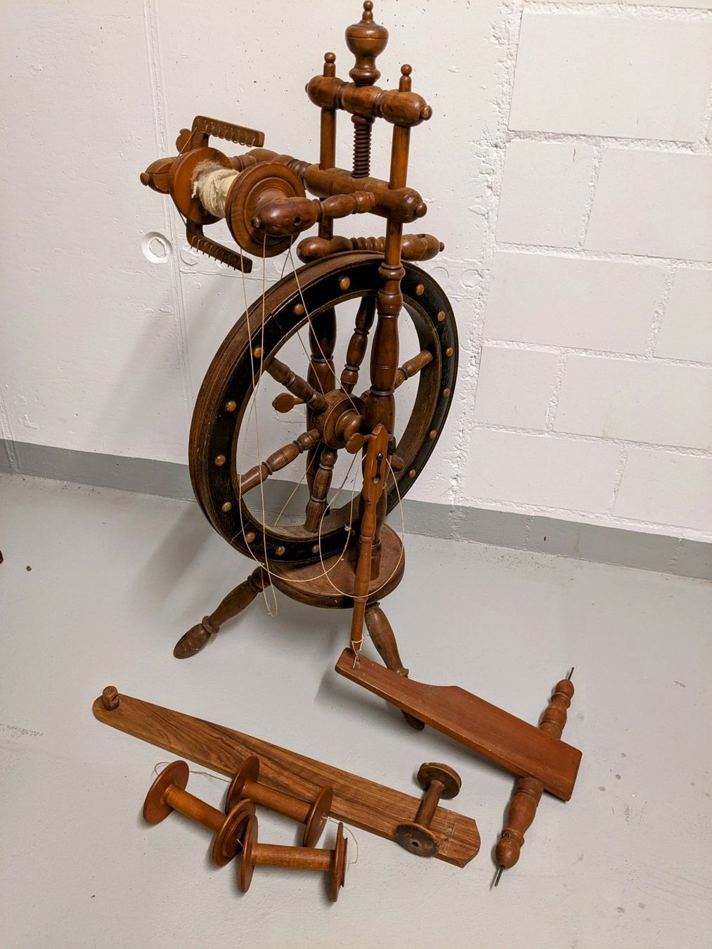 Spinnräder: Spinnrad – Gebraucht aus Dübendorf von